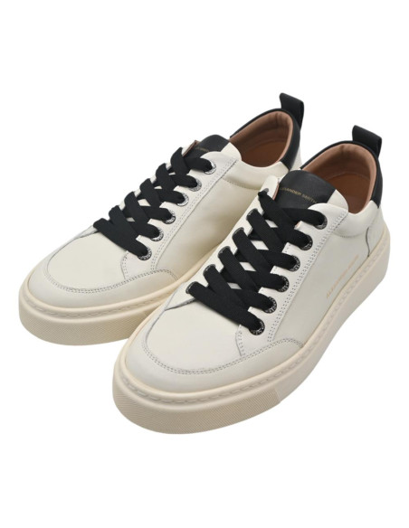 London man total black 9145