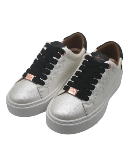 London high woman  off white black lhw white black